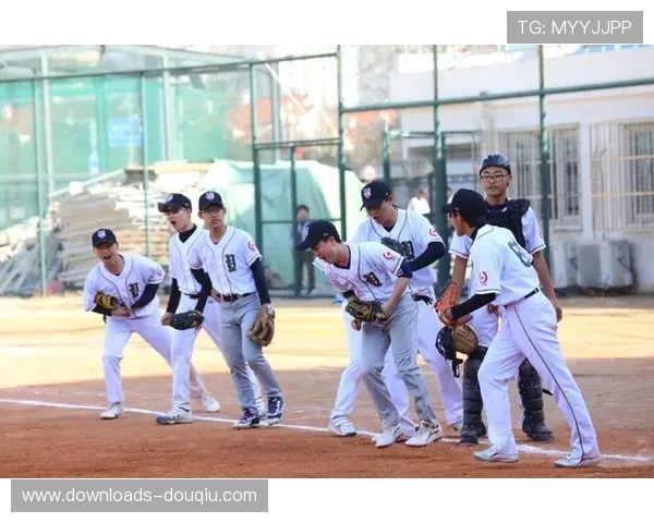 北京体育传统项目学校棒球比赛举行，30支队伍近450人参与