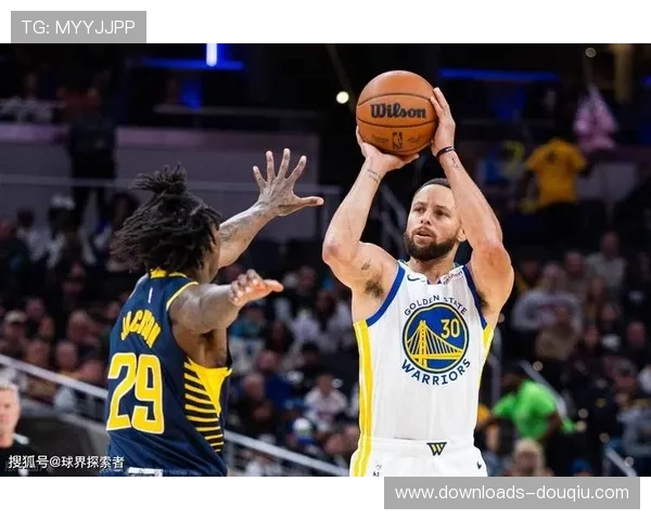 勇士鹈鹕对决末节,库里连续三分缩小分差 勇士鹈鹕对决末节,库里连续三分缩小分差