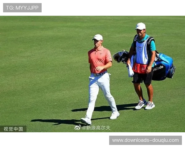 决赛轮出发瞬间:运动员起跑推橇技术对比 决赛轮出发瞬间:运动员起跑推橇技术对比
